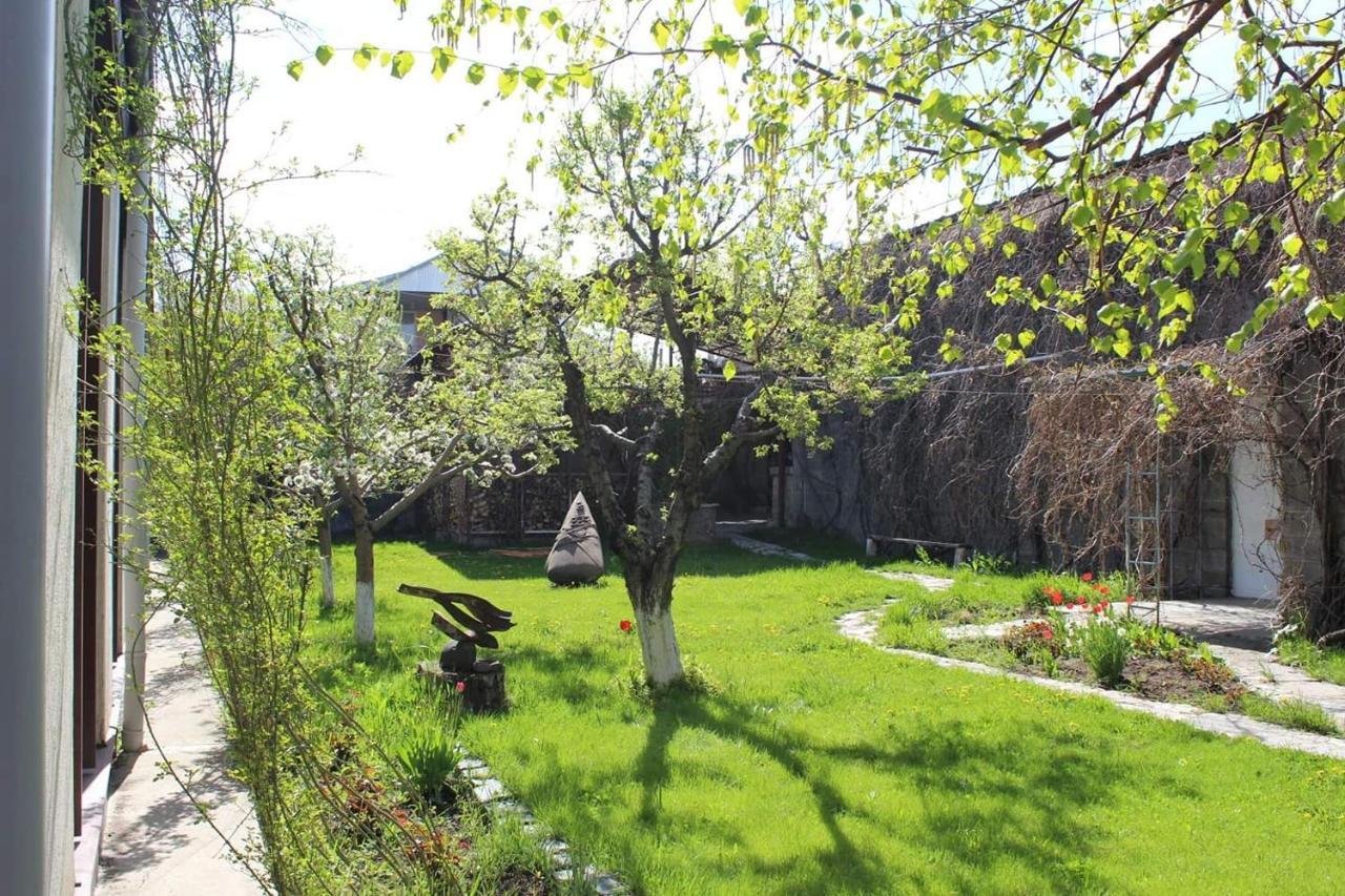 Berlin Art Hotel Gyumri Eksteriør bilde